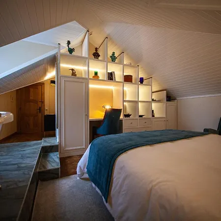 Storytellers Palace Szálloda