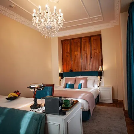 Storytellers Palace ساو مارتينهو دو بورتو