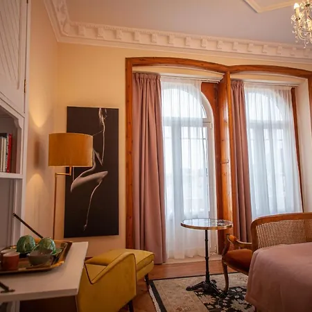 Storytellers Palace מלון 5*
