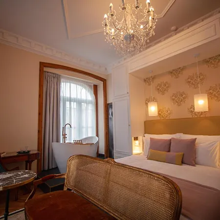 Storytellers Palace Szálloda