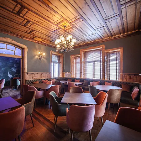 Storytellers Palace מלון 5*