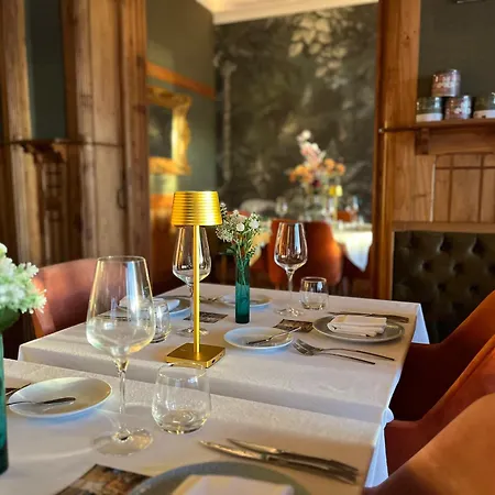 Storytellers Palace מלון 5*