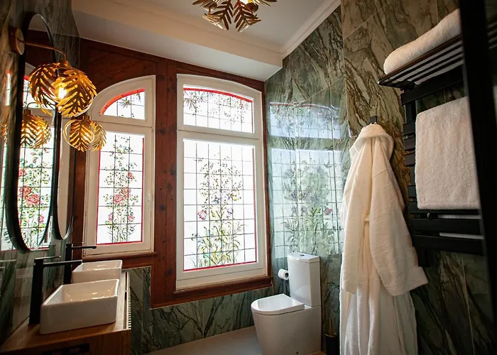 Hotel Storytellers Palace