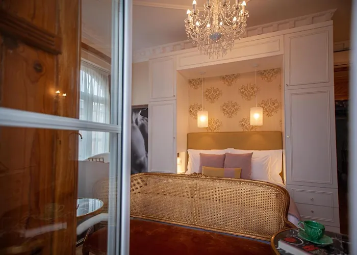 Storytellers Palace 5*