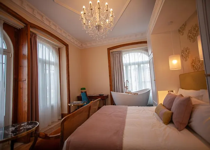 Hotel Storytellers Palace