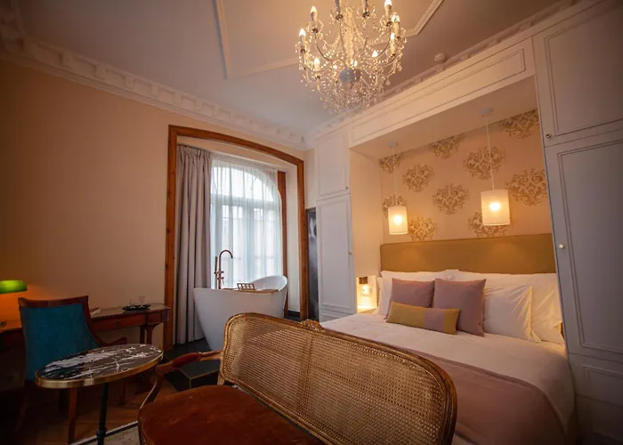 Storytellers Palace Hotel